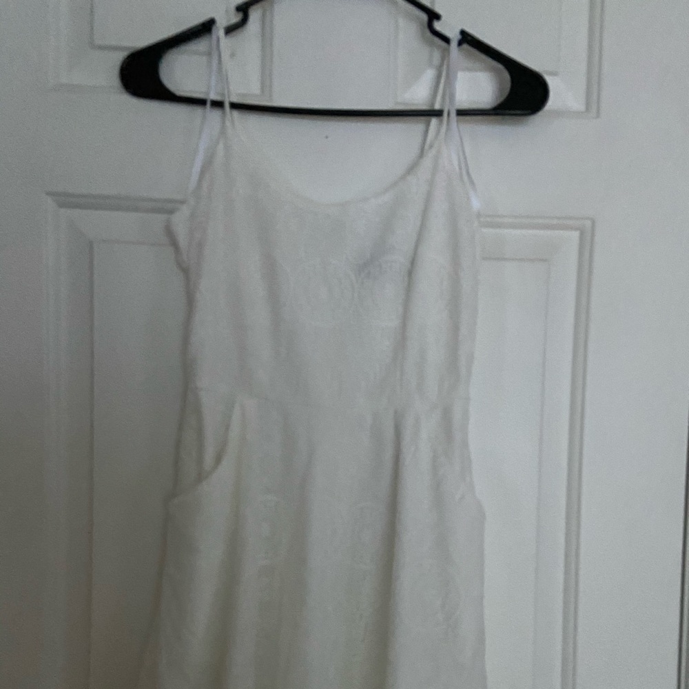 Girl’s dress.